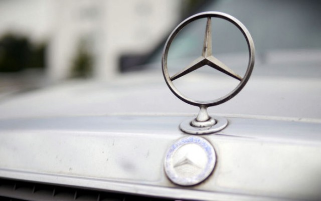 Mercedes W123 32-летний.