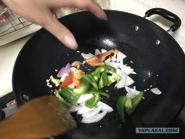 Говядина с чёрным перцем, по-китайски.