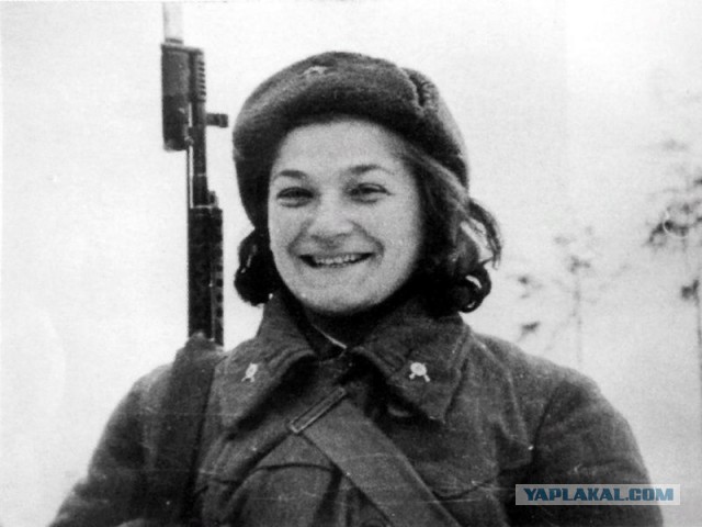 Женщины и война. Только улыбки