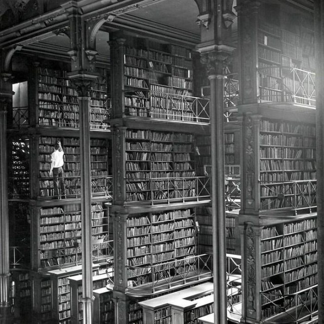 Исторические фотографии.