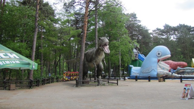 Поездка в парк динозавров (Польша)