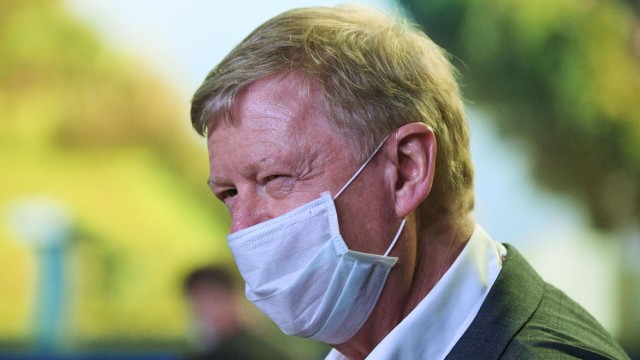 Будьте бдительны при снятии денег в банкомате