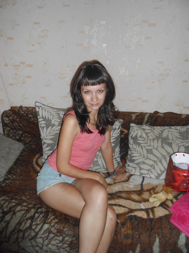 Немного девушек и дам с утра. Для настроения.
