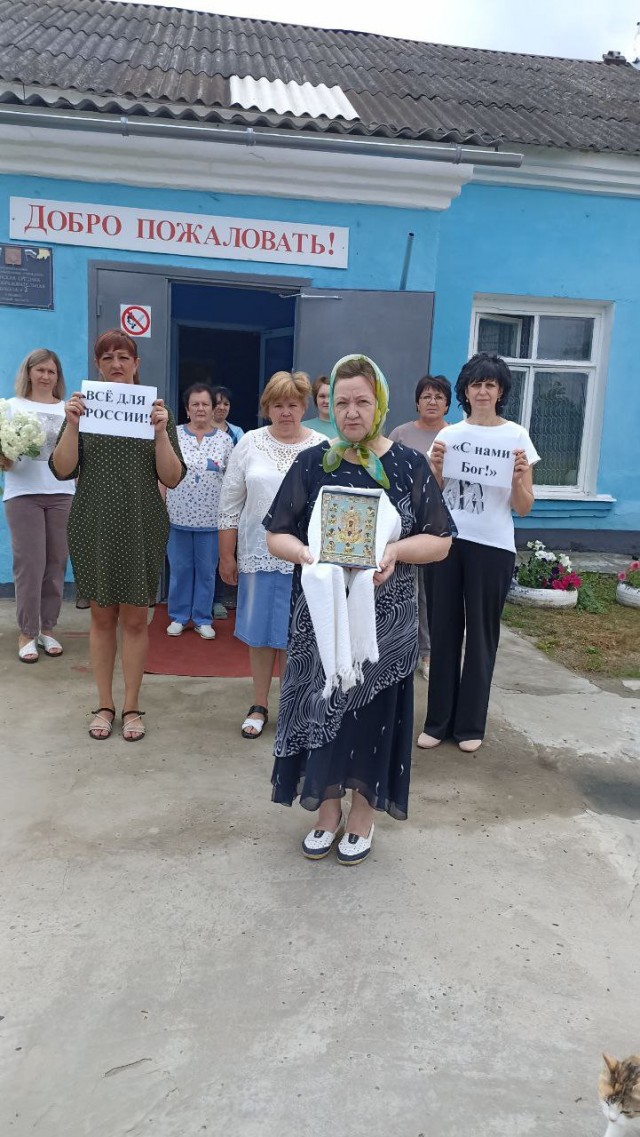 «Было письмо – мы и провели». В курской школе по требованию фейковых единороссов организовали «Всероссийский молебен о Победе»