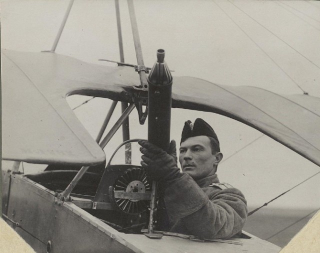 Как русский летчик на подбитом самолете взял на абордаж турецкое военное судно и уплыл на нем