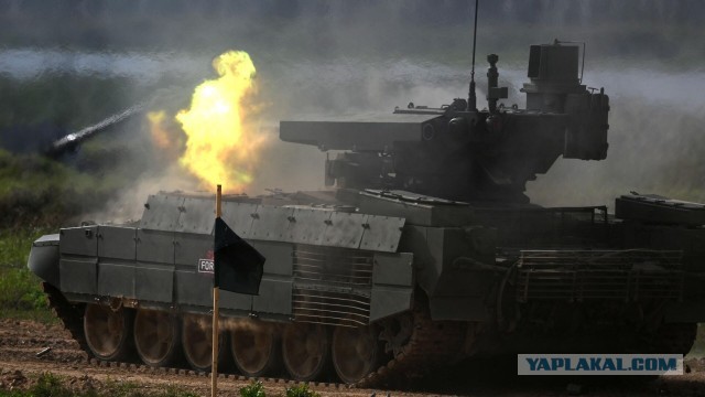 Bloomberg: Россия планирует увеличить военные расходы в 2025 году еще на три триллиона рублей
