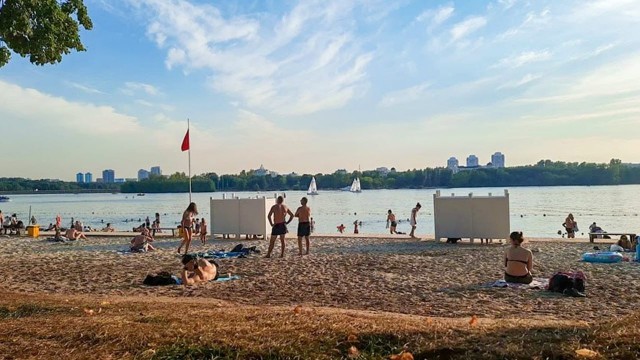 Сразу в нескольких водоёмах столицы запретили купаться