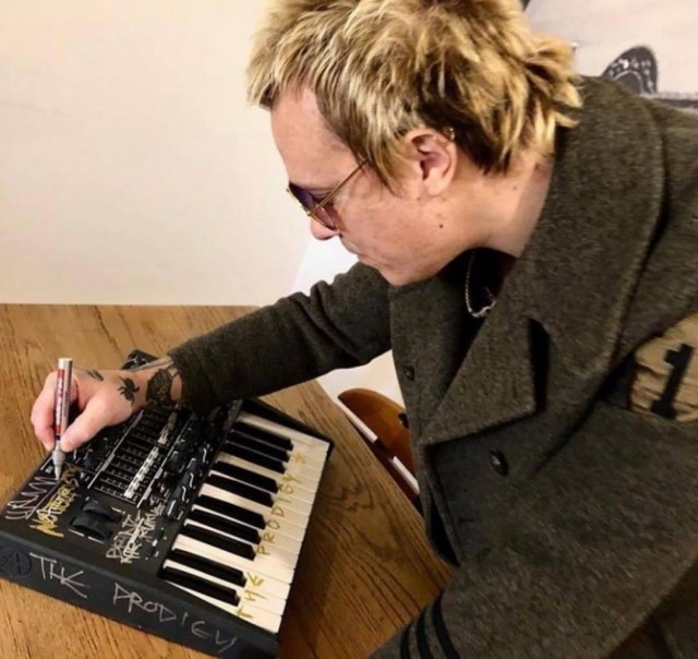 The Prodigy present The Dirtchamber Sessions. История первой и единственной части микса