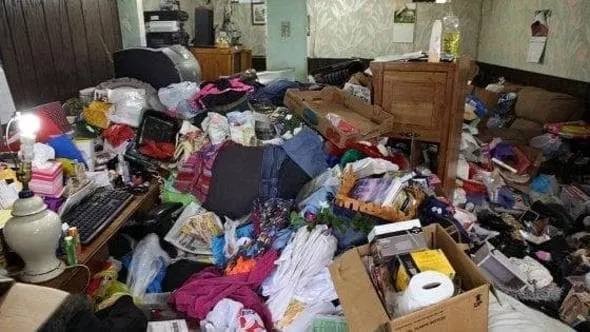 Задушили посылки: в Италии женщина погибла под горами нераспакованных заказов