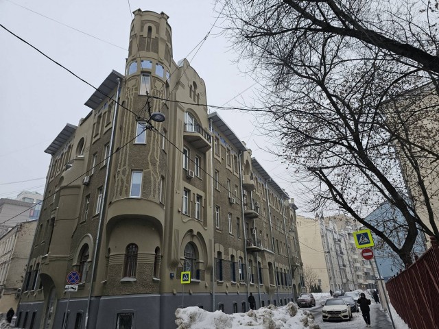 Шляюсь по Москве (мрачное утро).