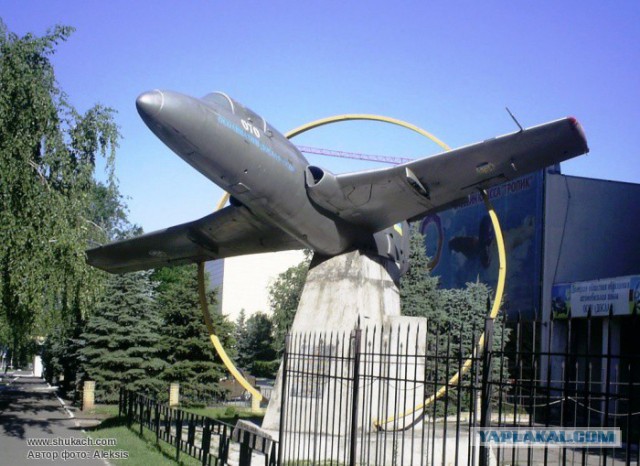 Дарите детям самолёты!