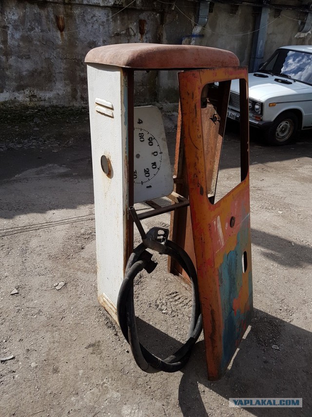 Реставрация старой бензоколонки своими руками