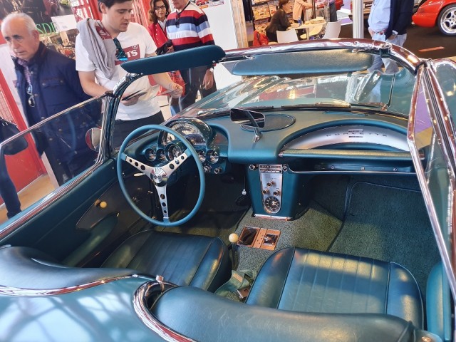 Умели же раньше делать автомобили с душой!.. или ClassicMadrid2020