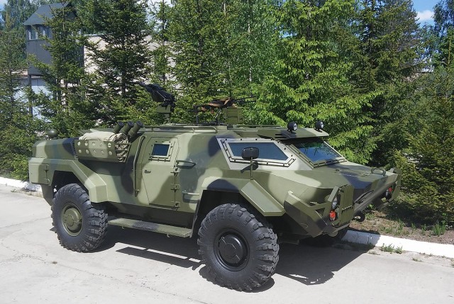 В Беларуси создали вездеход для рыбаков на основе боевой машины "Кайман"