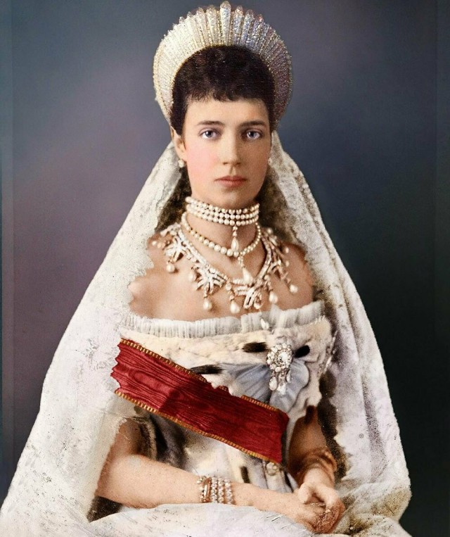 Что же представляла собой последняя русская императрица Александра Фёдоровна?