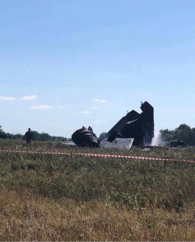 Су-30 потерпел крушение при выполнении учебно-тренировочного полета в безлюдной местности в Калининградской области