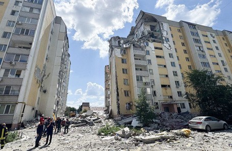 Картина разрушений говорит о том, что дом был довольно хлипким