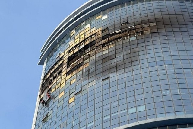 Квартиру после атаки дрона на элитный ЖК в Москве показали в сети