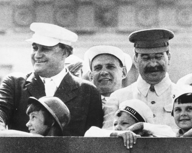 История ставит дилемму