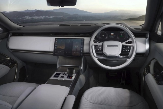 Гамма Range Rover пополнилась электрическим вариантом. Цена элитного внедорожника доходит до 300 000 долларов