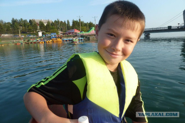 В Бурятии 10-летний мальчик с топором напал на детей, а затем поджег школу