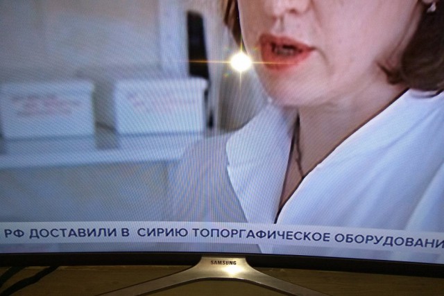 Журналистка «России 24» упала в обморок в прямом эфире после интервью с Мантуровым