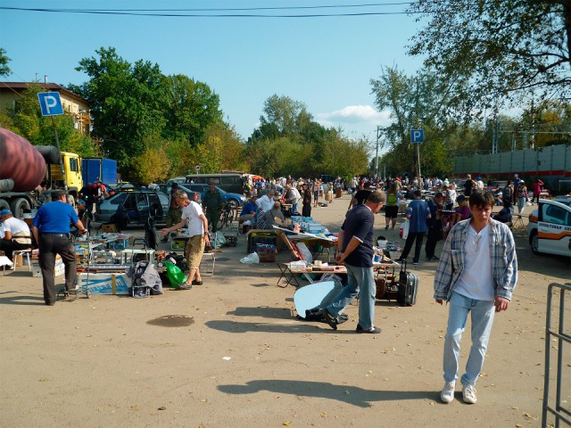 Советские вещи на блошином рынке.