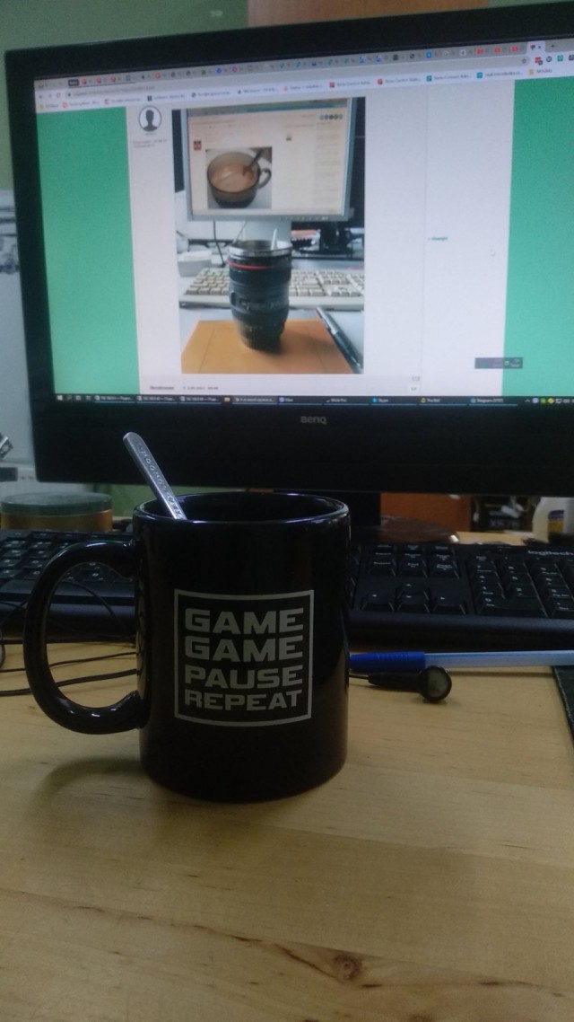 А из какой кружки вы пьёте на работе?