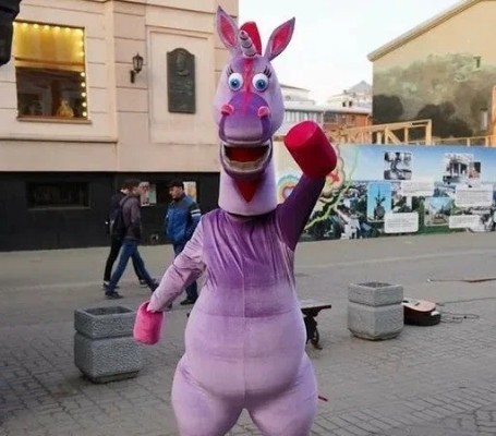 Осторожно, лошади