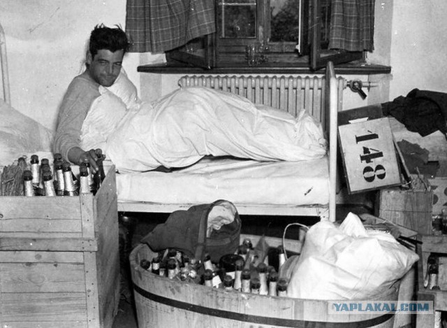 Утром, после того как выпил пол ящика коллекционного вина, май 1945 года
