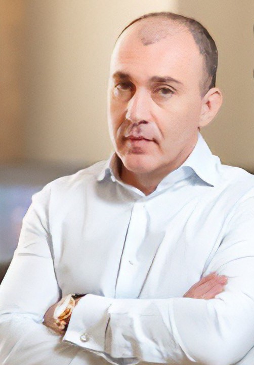 Главный продавец ультрадорогих пылесосов Kirby в России заявил, что обманом лишился московской квартиры за 130 миллионов рублей, в которой не живёт уже пять лет.