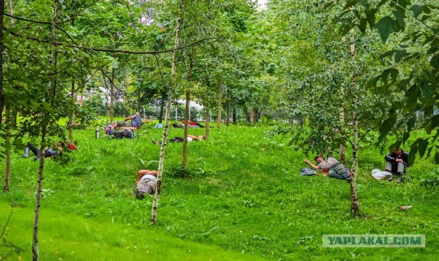 Москва. Улица Коминтерна. Иностранные специалисты за работой
