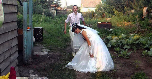 Прикольная идея свадебного фото