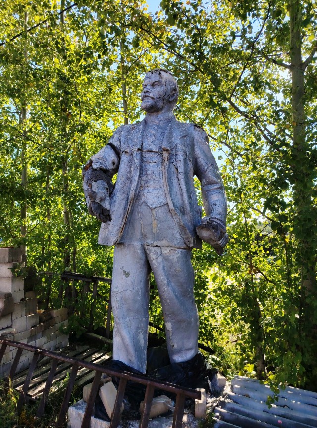 Ленин разный