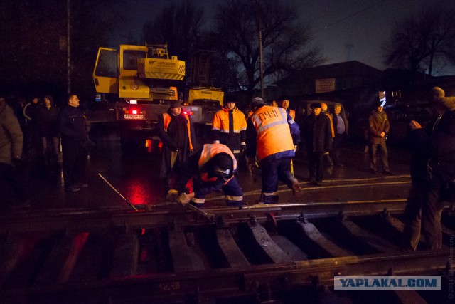 Транспортировка паровоза в Саратове