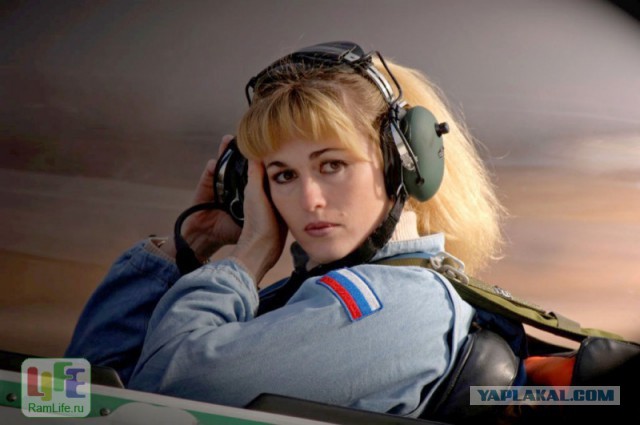 Мария Петтерссон — гламурная девушка-пилот Boeing 737