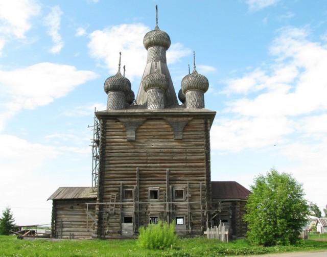 Женщина, испортившая древнюю часовню XVIII века пластиком, боится наказания