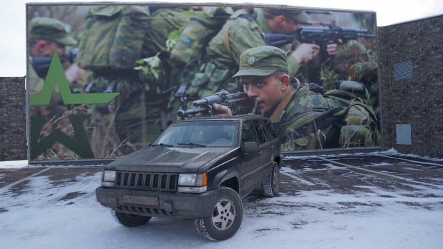 Старый Grand Cherokee, на тестовой трассе "Jeep Territory"