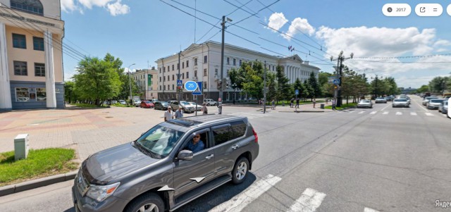 Ехали на парад, сильно торопились - и догнали