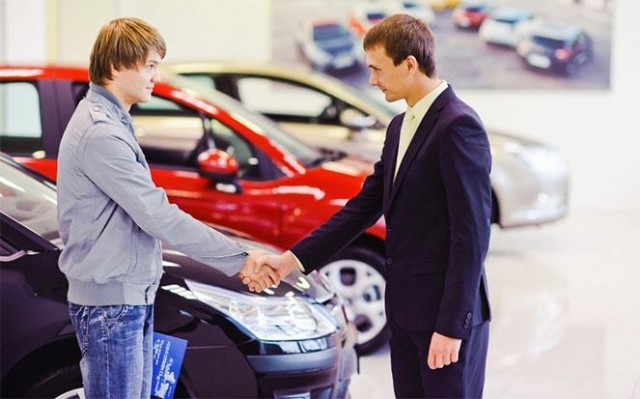 В России рекордно выросло число россиян с автокредитами. В 2024 году заёмщиков стало почти на 40% больше, чем годом ранее