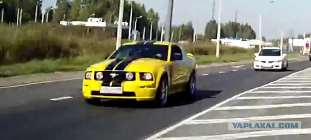 Выехала и подрезала лесовоз... (с 35 сек)