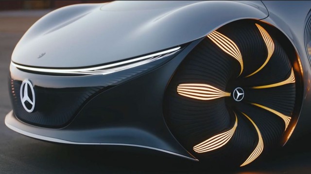 Mercedes показал тест-драйв футуристичного автомобиля VISION AVTR, вдохновленного Аватаром