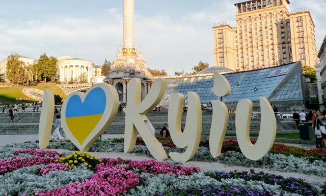 Медведев об Украине: "Что делать Москве? Дождаться смены украинской власти!"
