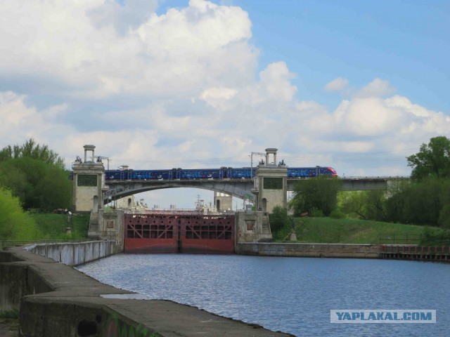 Течёт река Химка