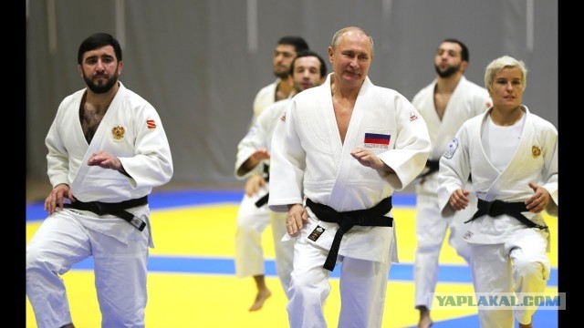 «Локомотив» извинился за инцидент с мячом в цветах флага Украины