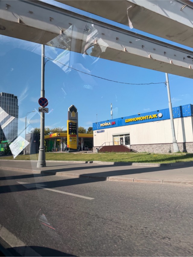 Сегодня в Москве взял и резко кончился бензин