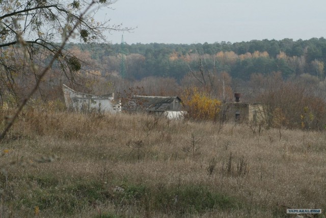 Заброшенная танковая база.