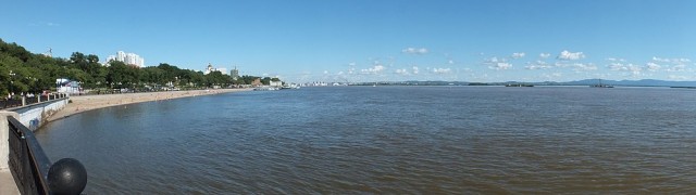 Прыжок через реку. Впечатляет
