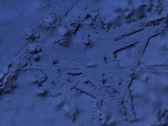 Археолог с помощью Google Earth обнаружил аномалию на дне Тихого океана