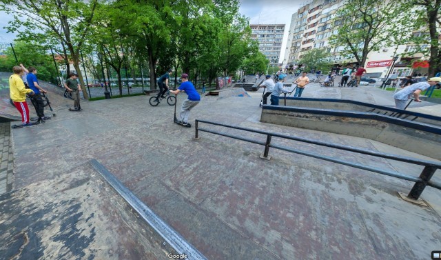Вдруг откуда ни возьмись появился…